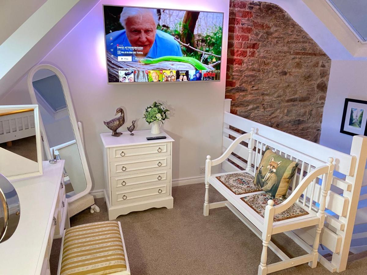 Arthur Street Guest Cottage Хиллсборо Экстерьер фото